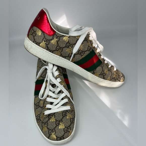 Gucci Bee Supreme shoes. Size 39 worn once. Excellent condition - Picture 1 of 11
